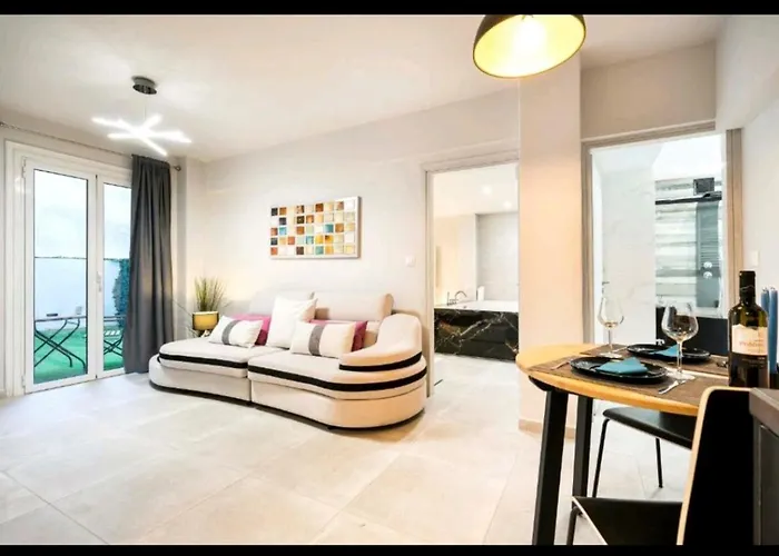 Romantic Jacuzzi Apartment
