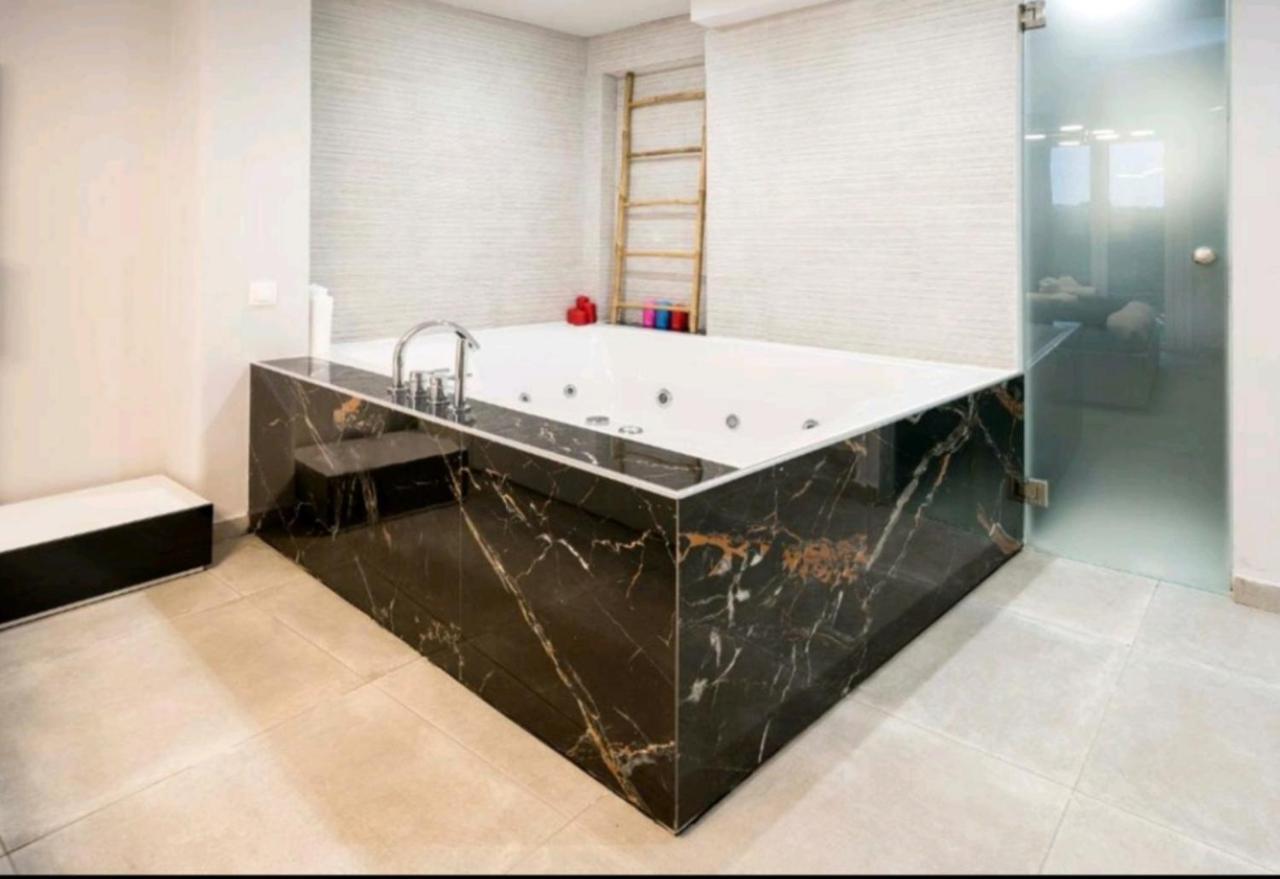 Romantic Jacuzzi *